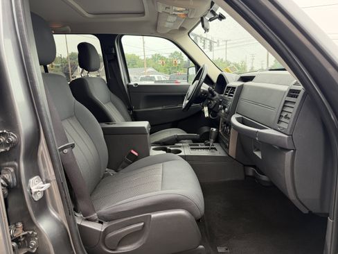 Used 2012 Jeep Liberty Sport w/ Popular Equipment Group AWD/4WD image 12