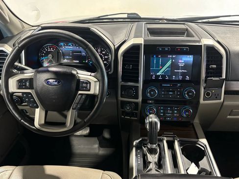 Used 2017 Ford F150 Lariat w/ Equipment Group 501A Mid AWD/4WD image 10