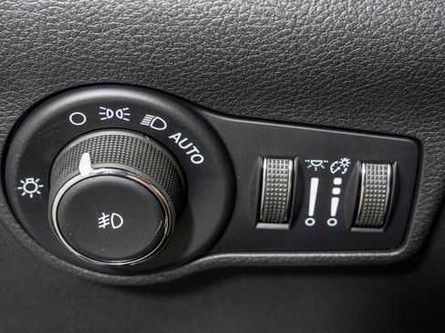 New 2026 Jeep Compass Latitude AWD/4WD image 30