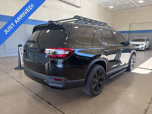 Used 2026 Honda Pilot Black Edition image 4