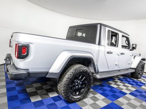 Used 2023 Jeep Gladiator Overland AWD/4WD image 5