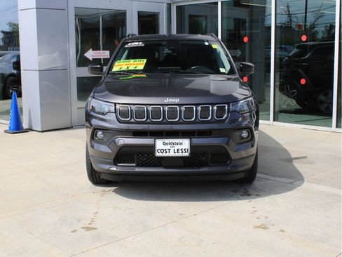 Certified 2022 Jeep Compass Latitude w/ Convenience Group AWD/4WD image 2