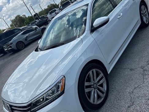 Used 2017 Volkswagen Passat 1.8T SE FWD image 2