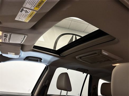 Used 2018 Honda Pilot Touring image 22