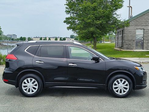 Used 2017 Nissan Rogue S w/ S Appearance Package AWD/4WD image 8