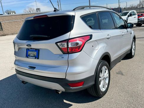 Used 2018 Ford Escape SE w/ SE Sync 3 Package image 3