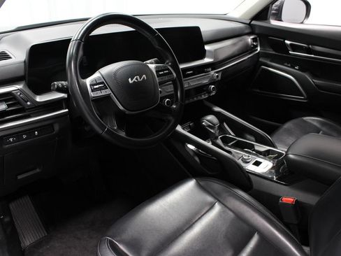 Used 2024 Kia Telluride LX FWD image 23