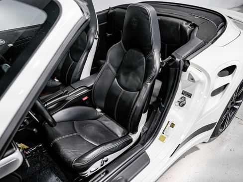Used 2011 Porsche 911 Turbo S image 22