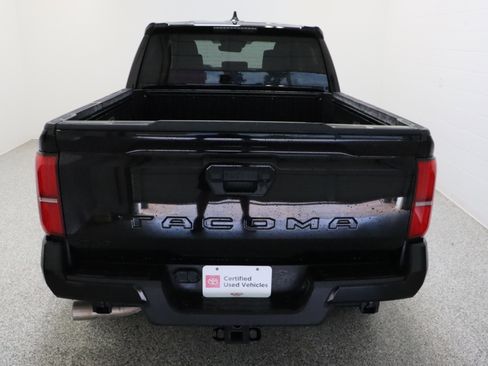 Certified 2025 Toyota Tacoma TRD Off-Road AWD/4WD image 8