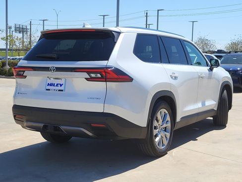 Used 2025 Toyota Grand Highlander AWD Hybrid image 4