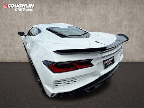 New 2026 Chevrolet Corvette E-Ray w/ Stealth Interior Trim Package AWD/4WD image 15