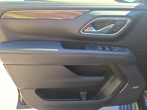 Used 2023 GMC Yukon AT4 w/ AT4 Premium Package image 6