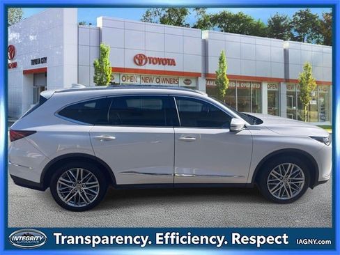Used 2023 Acura MDX SH-AWD w/ Advance Package image 5