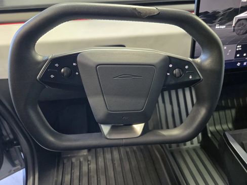 Used 2024 Tesla Cybertruck AWD Crew Cab image 15