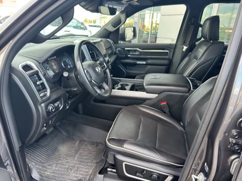 Used 2022 RAM 1500 Laramie AWD/4WD image 18
