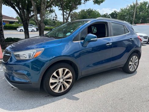 Used 2019 Buick Encore Preferred FWD image 1