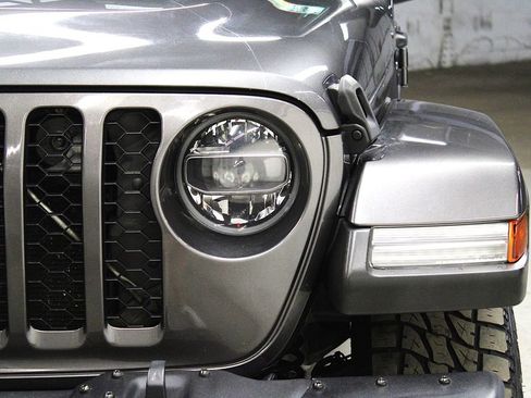 Used 2021 Jeep Gladiator Sport AWD/4WD image 36