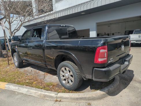 Used 2019 RAM 3500 Laramie image 7