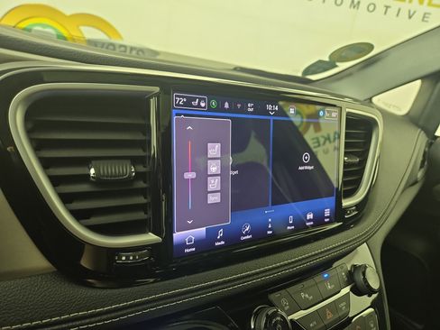 Certified 2024 Chrysler Pacifica Limited w/ S Appearance Package FWD image 28