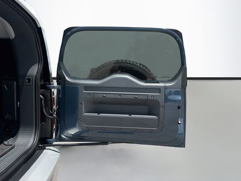 Used 2025 Land Rover Defender 110 S AWD/4WD image 13