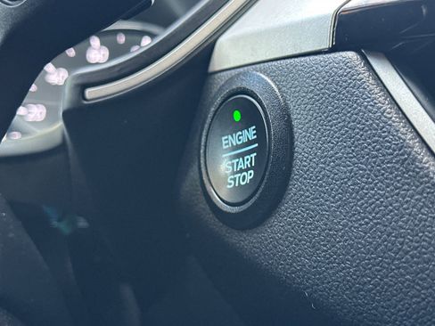 Used 2022 Ford Escape SE image 21