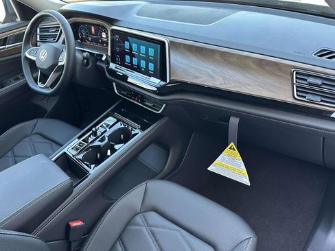 New 2026 Volkswagen Atlas SE image 12