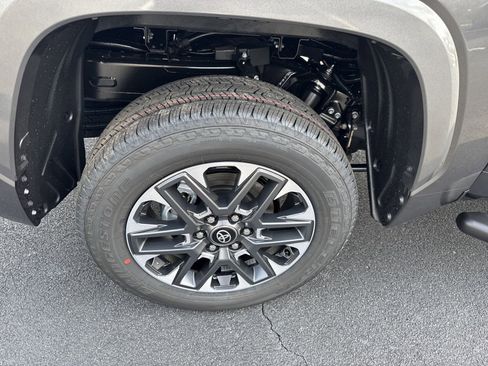 Used 2025 Toyota Tundra Limited image 11