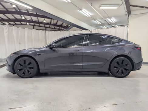 Used 2024 Tesla Model 3 Standard Range RWD image 23