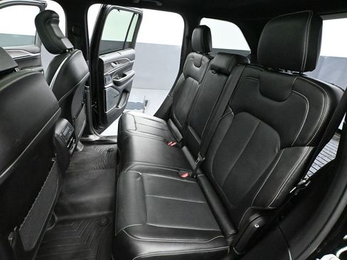 Used 2022 Jeep Grand Cherokee Overland w/ Luxury Tech Group IV image 44