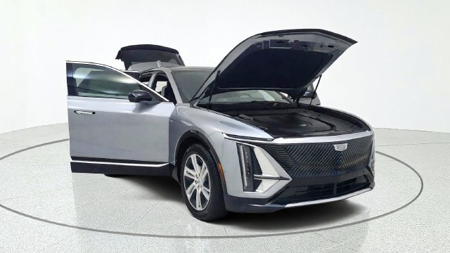 Used 2024 Cadillac Lyriq Tech w/ Driver Assist Package AWD/4WD image 11