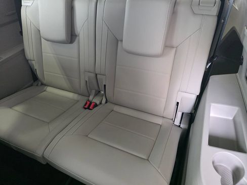 Used 2023 Volkswagen Atlas SE w/ Panoramic Sunroof Package FWD image 26