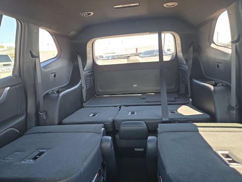 Used 2025 GMC Acadia Denali FWD image 27