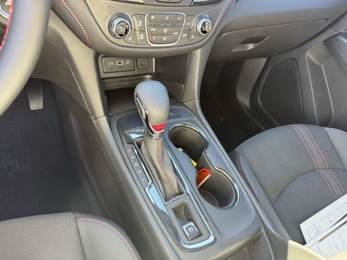 Used 2023 Chevrolet Equinox RS image 30