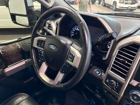 Used 2017 Ford F250 Lariat w/ Lariat Ultimate Package AWD/4WD image 14