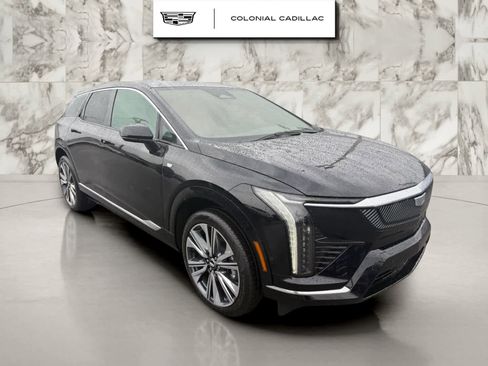 Used 2025 Cadillac Optiq Luxury 2 AWD/4WD image 7