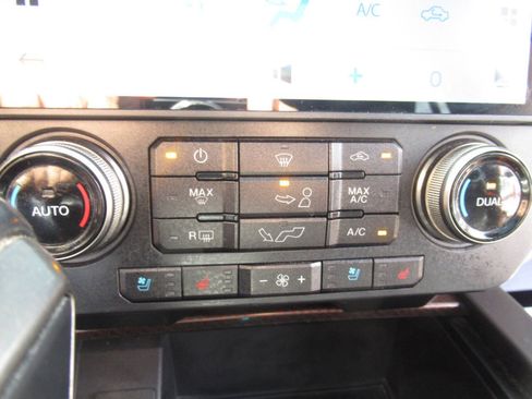 Used 2018 Ford F150 Raptor w/ Equipment Group 802A Luxury AWD/4WD image 37