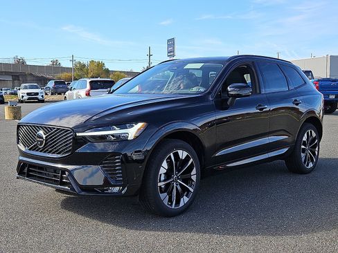 New 2026 Volvo XC60 B5 Plus w/ Protection Package Premier image 3
