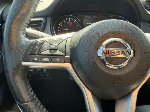 Used 2020 Nissan Rogue SL w/ Premium Package FWD image 16