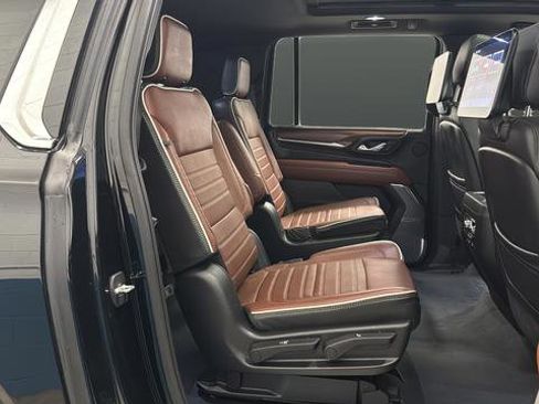 Used 2023 GMC Yukon XL Denali Ultimate AWD/4WD image 24