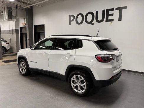 Used 2024 Jeep Compass Latitude w/ Convenience Group AWD/4WD image 6