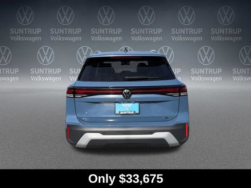 Used 2026 Volkswagen Tiguan SE AWD/4WD image 4