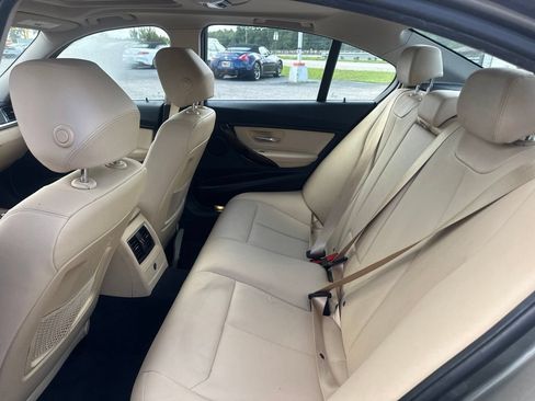 Used 2017 BMW 320i Sedan RWD image 11