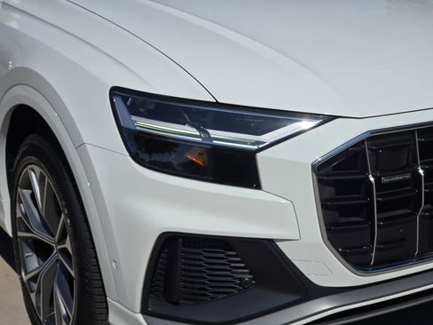 Certified 2022 Audi Q8 Premium Plus w/ Premium Plus Package image 9