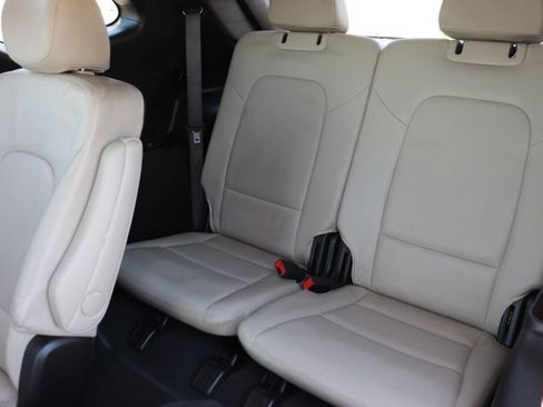 Used 2016 Hyundai Santa Fe Limited w/ Option Group 04 FWD image 16