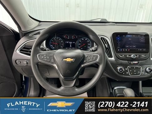 Used 2021 Chevrolet Malibu LT FWD image 25