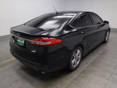 Used 2018 Ford Fusion SE w/ Fusion SE Technology Package FWD image 9