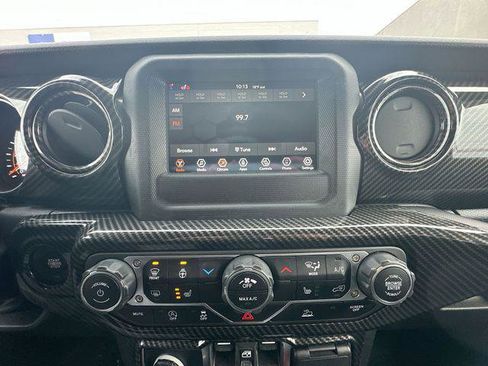 Certified 2023 Jeep Gladiator Sport image 18