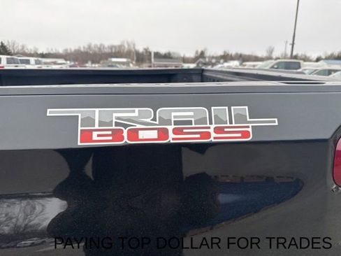 Used 2022 Chevrolet Silverado 1500 LT Trail Boss w/ Convenience Package II AWD/4WD image 9