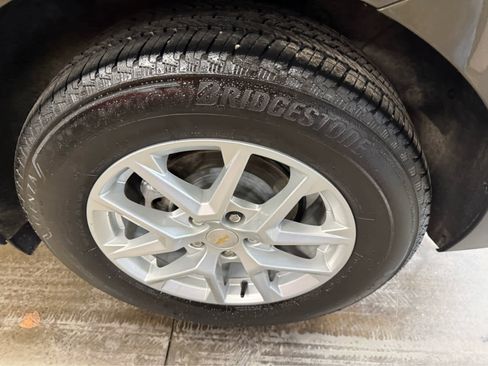 Used 2023 Chevrolet Equinox LT image 7