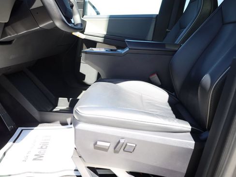 Used 2025 Tesla Cybertruck AWD Crew Cab image 11